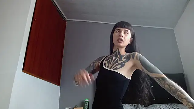 Emilia_1995 webcam