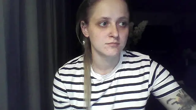 LeaWetGirl webcam