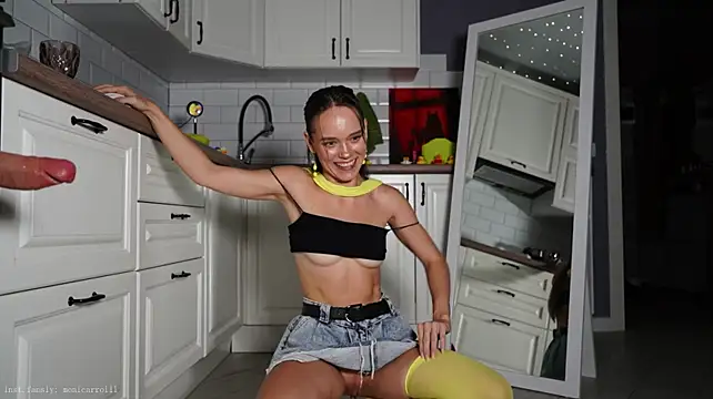 Moni_Carroll 😼 online sex stream