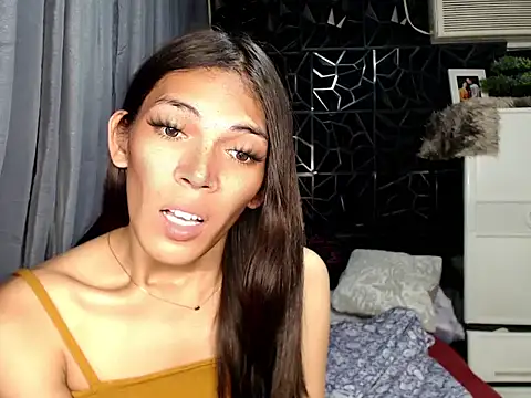 GORGEOUS_CARMEE webcam