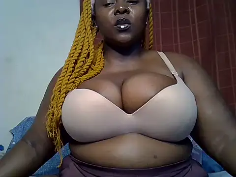 MuddledTraceryc live cam on StripChat