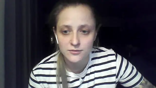 LeaWetGirl live cam on StripChat