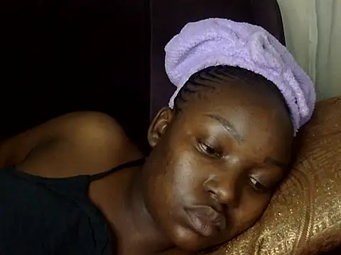 Sexy-suzy live cam on StripChat