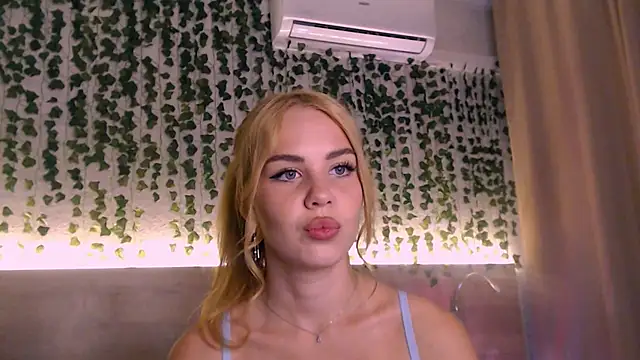 IvyAngel webcam