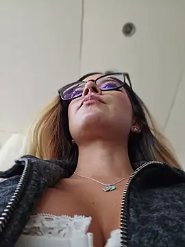 Pretty_roxxyy webcam