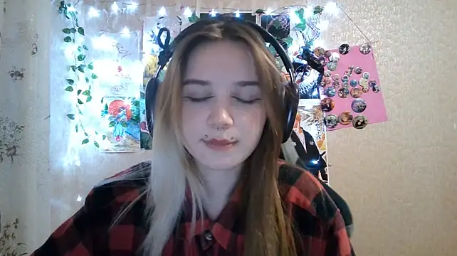 MilaTyan 🦊 nude webcam chat