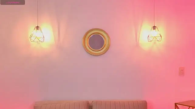 MilaCravee webcam