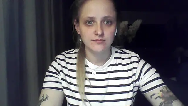 LeaWetGirl webcam