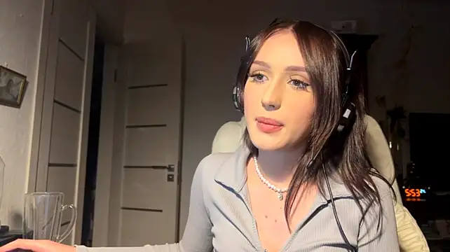 ShannanWohlers live cam on StripChat
