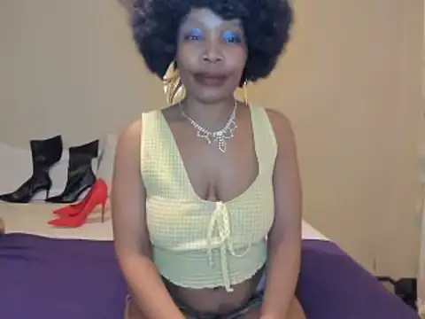 AfricanSquirtingQueen webcam