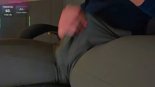 BulgeArt live cam on StripChat