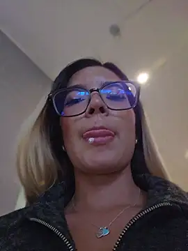 pretty_roxxyy (F teen) - Toy control TIL SQUIRT IN PUBLIC 💦🥵