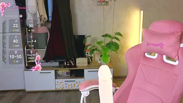 RitaGolden live cam on StripChat