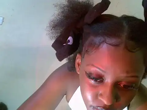 ebony_petite9 (Ask my age) - Give me your best dare