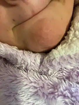 LittleMissIrelandx live sex cam