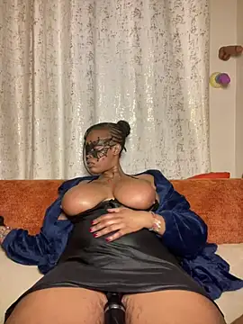 Mamii_water one on one cam chat