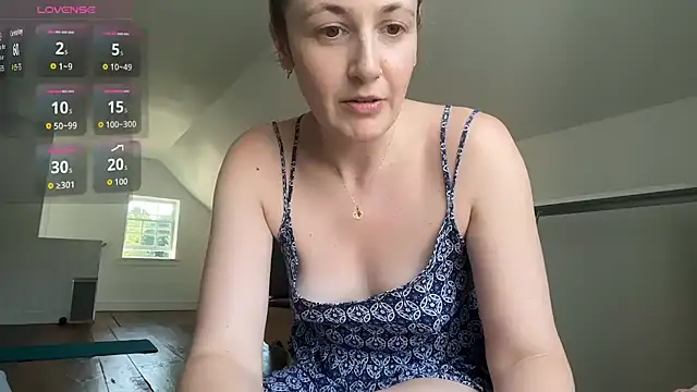 littlelolo60 (F young) - upskirt