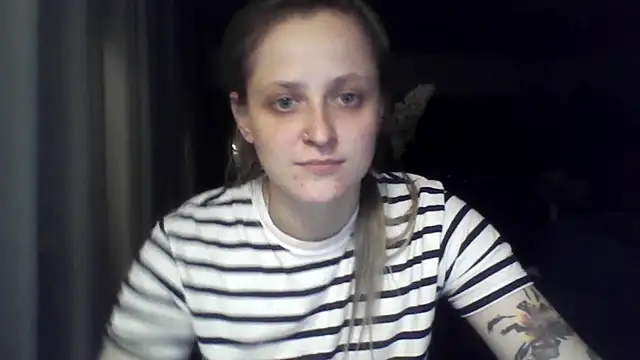 LeaWetGirl live cam on StripChat