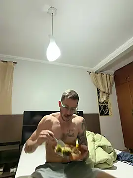 CoyoteDuMato live cam on StripChat