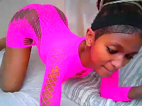 Qute_nimple live cam on StripChat