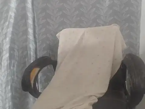 cute-priy webcam