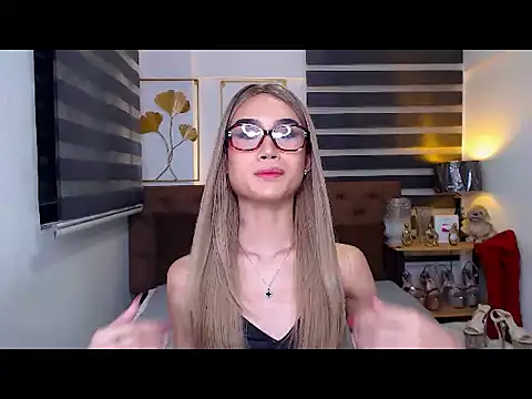 JuicyCockThea webcam