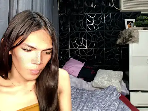 GORGEOUS_CARMEE webcam