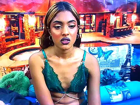 IndianPretty14u2Luv live cam on StripChat