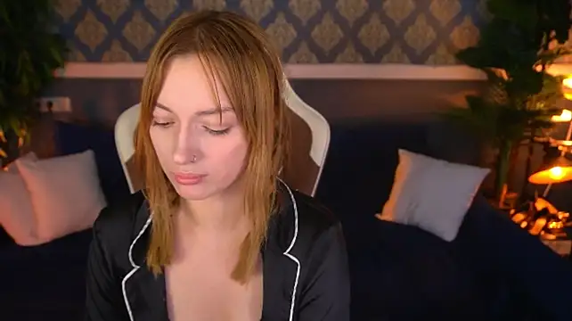 LizzaMoonn webcam