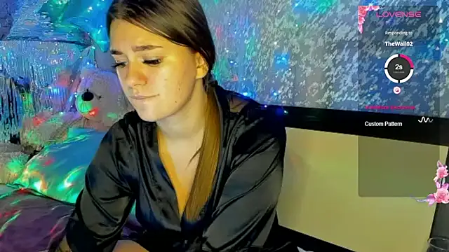 Josephine_Kiss webcam