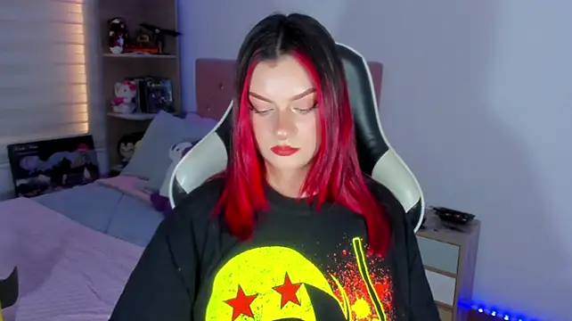 OphelianaRose33 webcam