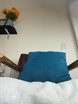 LilaRvsh webcam