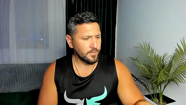 Gold_Alpha_Boy webcam