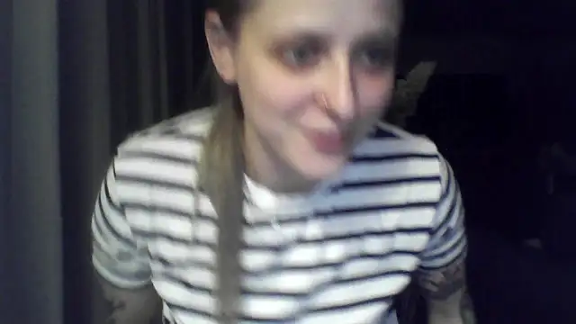LeaWetGirl webcam