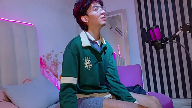 Twink_Sebas7 webcam