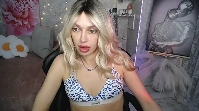 NickyAdamidi webcam