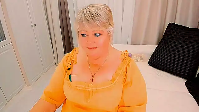 BIGTITSBBW webcam