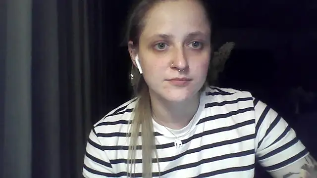 LeaWetGirl webcam