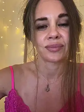 LucieMack live cam on StripChat