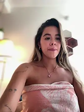 Emilia_Bakerr webcam