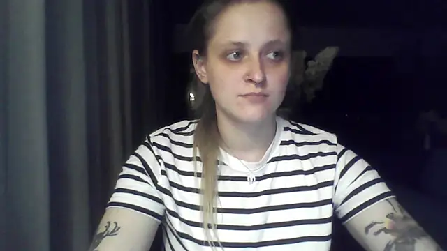 LeaWetGirl webcam
