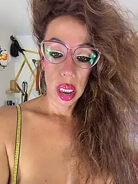 YOURSDEBORA webcam