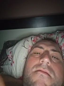 StrictBobby live cam on StripChat
