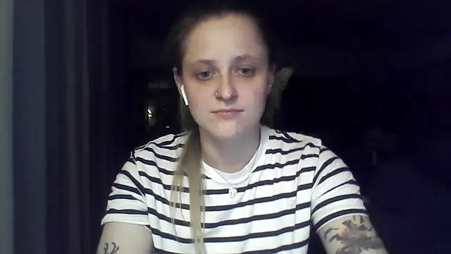 LeaWetGirl webcam