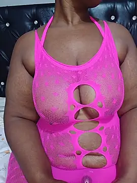 Bigboobsbooty live cam on StripChat