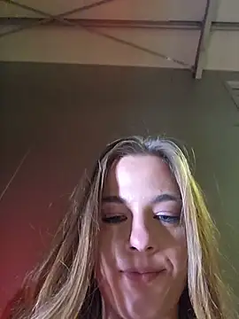 Luna_Lynn 🥎 live webcam