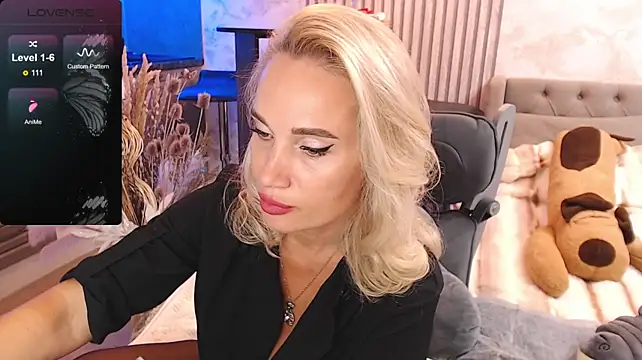 FreeBerryMILF ⬆ webcam