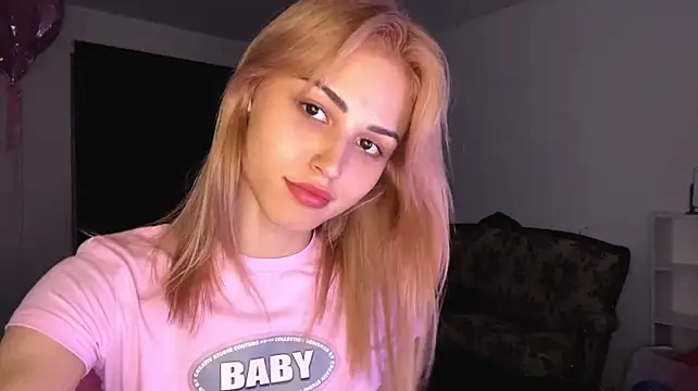 neweva_ live cam on StripChat