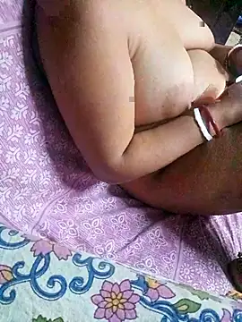 Tg_Pujaxccc webcam