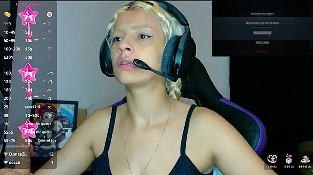 blondegamerr webcam